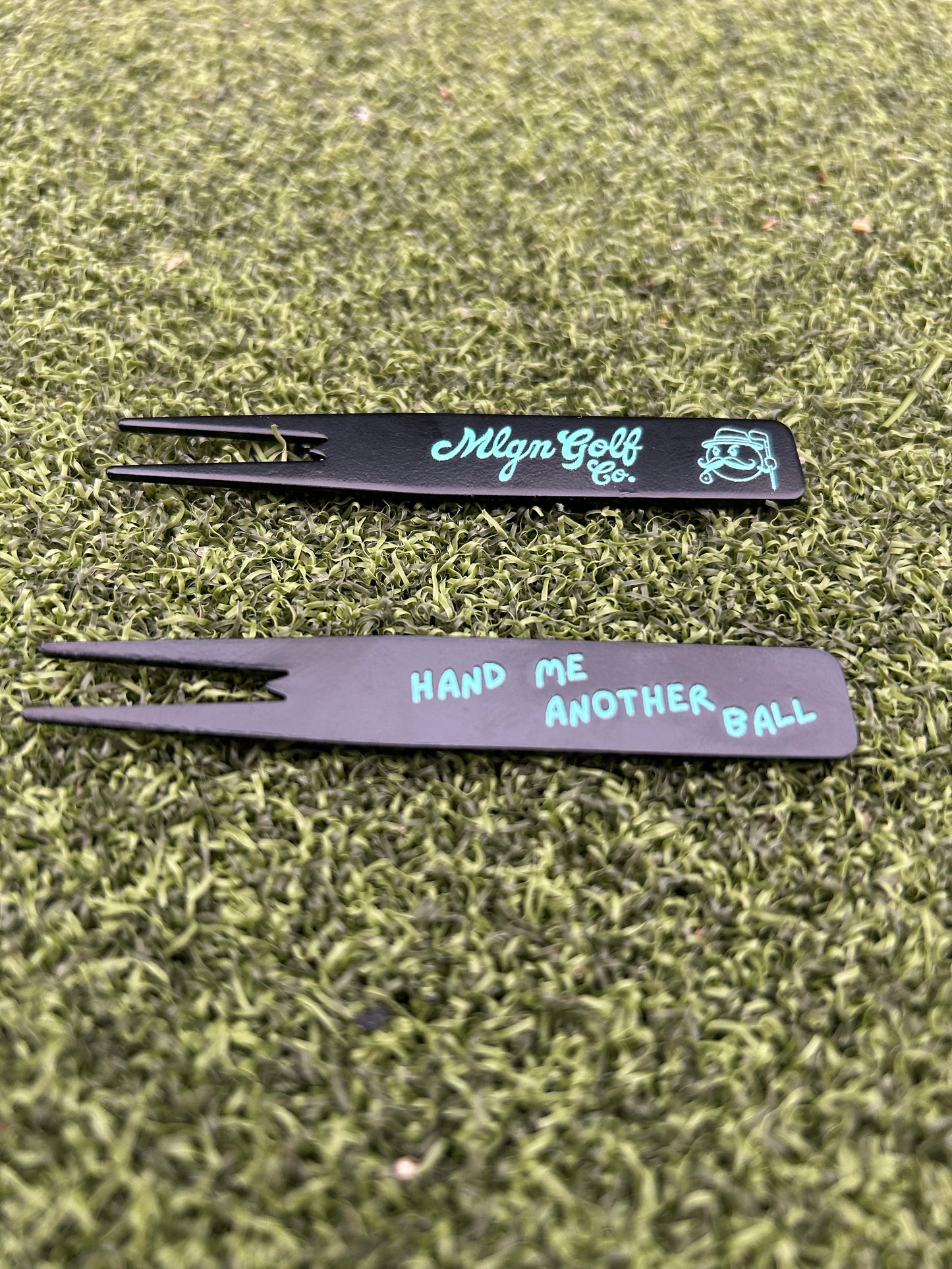 MLGN Divot Tool